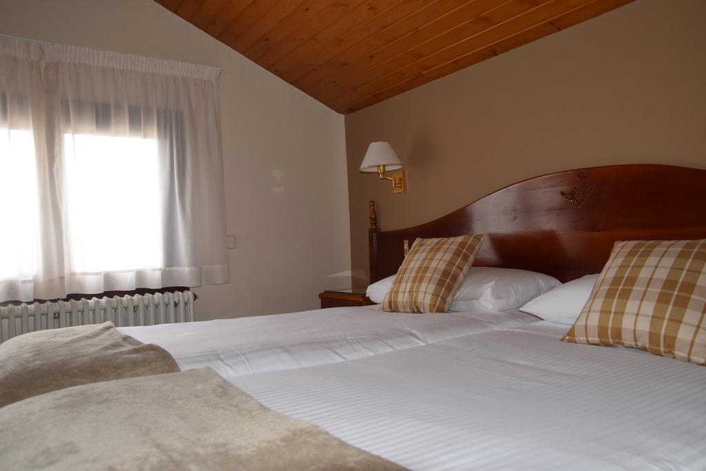 Hotel Roca Alp Extérieur photo